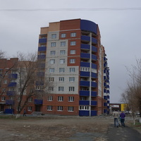 На улице Добровольского.