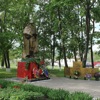 Братская могила 75 советских воинов