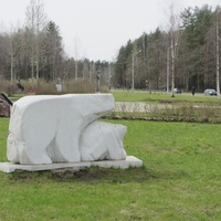 Скульптура около Полярной Академии