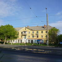 На улице Строителей.