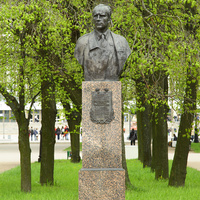 Памятник Герою социалистического труда Панфилову