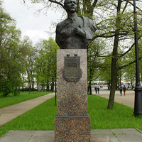 Памятник Герою социалистического труда Чичерову