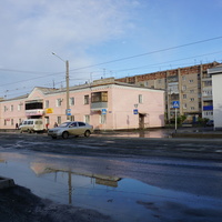 На улице Строителей.