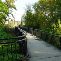 Пешеходный мост через елшанку.