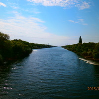 Північно-Кримський  зрошувальний канал несе дніпровські води  в  північну частину Кримського півострова.