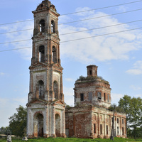 Смоленская церковь с приделами в честь иконы Знамения Богоматери и Николая Чудотворца.