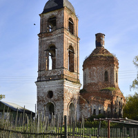 Ушаково. Церковь Троицы Живоначальной.