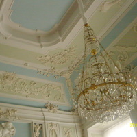 Потолок и люстра в Туалетной комнате Гатчинского дворца