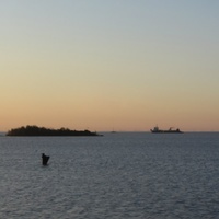 Рассвет. Вид  с дамбы на акваторию Кронштадта
