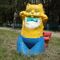 Игрушка на улице Комарова.