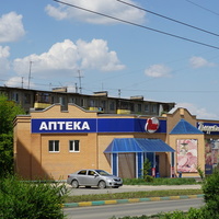 На улице Добровольского.