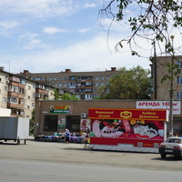 На Васнецова.