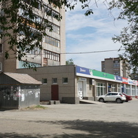 На Вяземского.