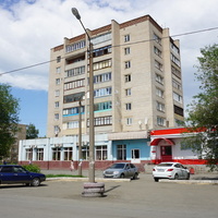 На Вяземского.