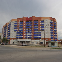 Новый дом по проспекту Ленина.