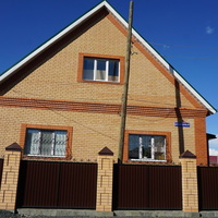 На улице Кременчугской.