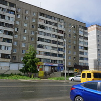 На Комсомольском проспекте.