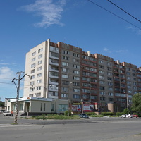 На улице Советской.