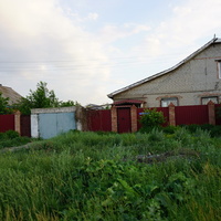 На улице Ялтинской.