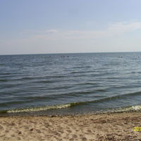 Островной пляж с акваторией Псковского озера
