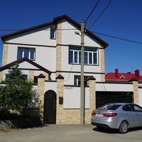 На улице Елшанской.