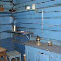 Никого бабушка к себе на кухню не пускала.