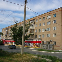 На улице Добровольской.