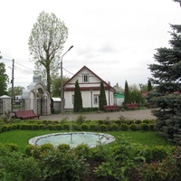 Территория церкови Нарвской иконы Божией Матери и Иоанна Кронштадского