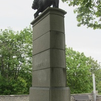 «Шведский лев», установленный в Нарве в память шведских солдат времен Северной войны