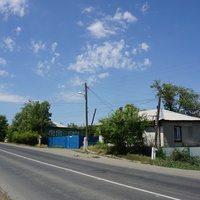 На улице Орджоникидзе.