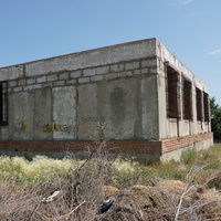 Строящееся здание.