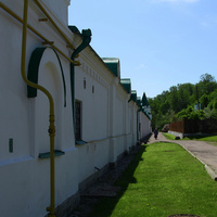 Западная стена Никольского мужского монастыря