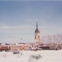 Вид с запада на заброшенныйо монастырь в селе Радовицы. 90-е годы