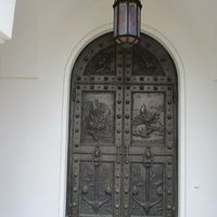 Краколье, Троицкий храм, двери