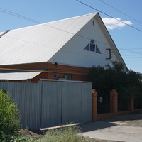 На Каменной улице.