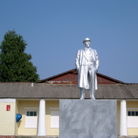 Памятник В.И.Ленину в селе Зуевка