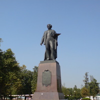 Памятник И.Е. Репину