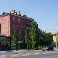 На улице Советской.