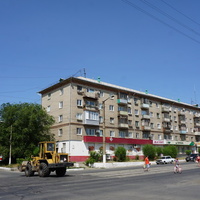 На улице Мира.