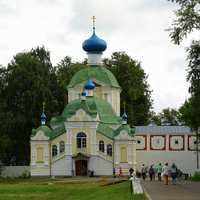 Надвратная церковь "Крылечко"