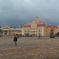 Красная площадь и гостиница "Десна"