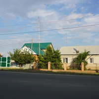 На улице Краснознамённой.