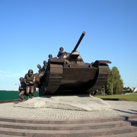 Скульптура «Танковый десант»