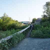 Пешеходный мост через Елшанку.