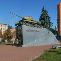 Чернигов. Памятник освободителям города.