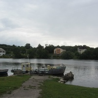 Нарва, частный сектор, вдоль реки