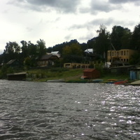 Вид на посёлок с реки Камы.