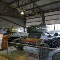 Павильон: Советские средние танки и САУ