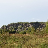 Гора-террикон одна из сланцевских заброшенных шахт (шахты № 3)