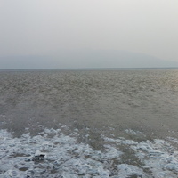 Солёное (сульфатное кальциво-натриевое) Большое Алгинское озеро в 4-х км западнее с. Суво